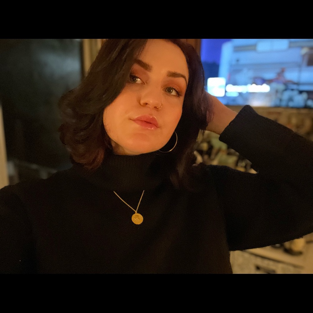 Meet your Posher, Lina